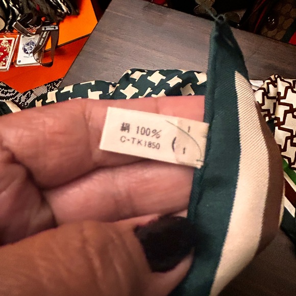 Pierre Balmain Camellia Silk Scarf - Picture 4 of 4